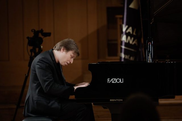 koncertni klavir Fazioli