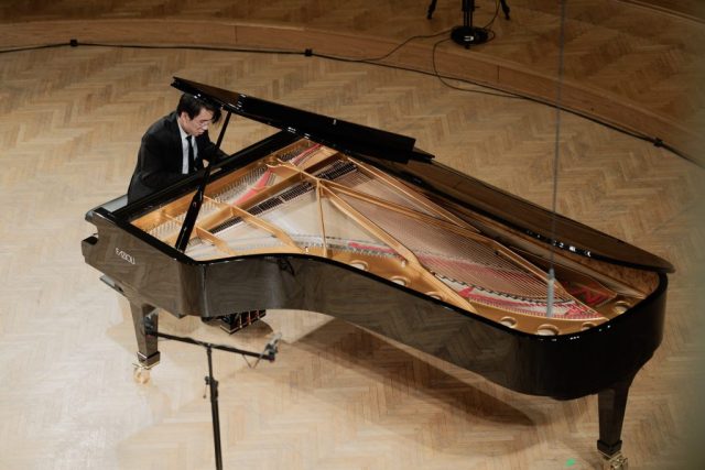 koncertni klavir Fazioli F278