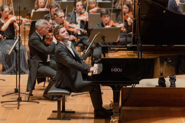 1. Ljubljana festival mednarodno klavirsko tekmovanje