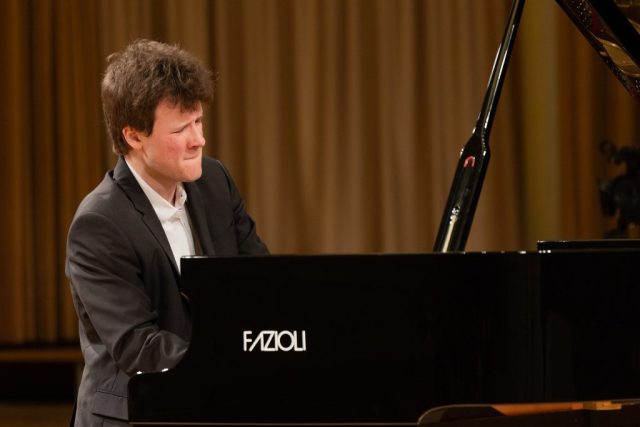 1. Ljubljana festival mednarodno klavirsko tekmovanje